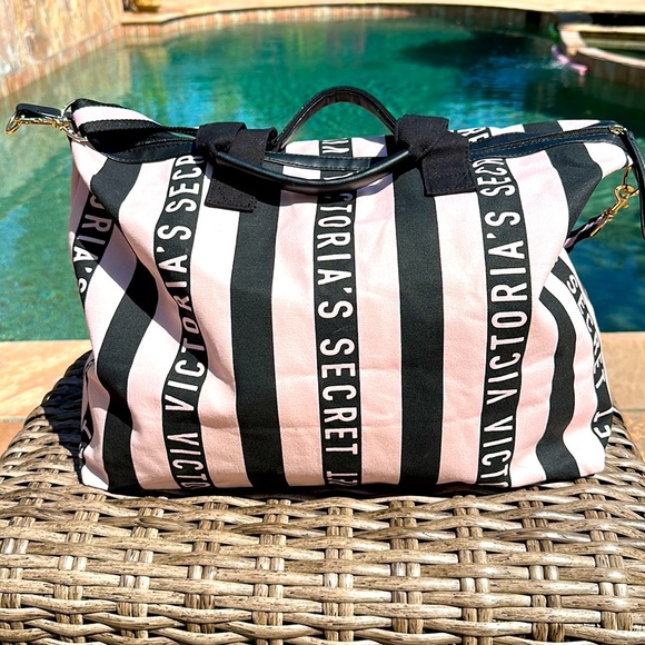 Victoria’s Secret Pink/Black Striped Overnight Bag - Picture 4 of 17